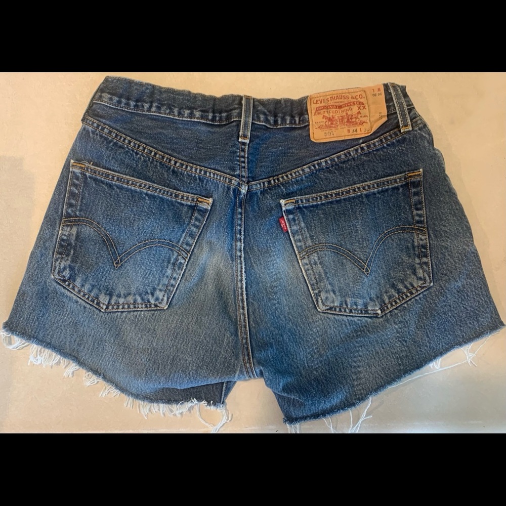 501 Levi cutoff shorts